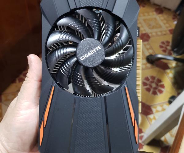 Vga Gigabyte Gtx 1050 D5 2g (Gv-N1050d5-2gd)    
