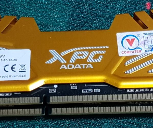 RAM ADATA DDR3 4GB BUS 2400 - AX3U2400W4G11-DGV      