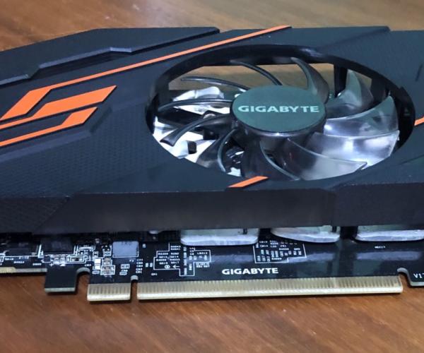 VGA GIGA GT1030 2G D5,,Chiến Game PUPG, Fifa4    